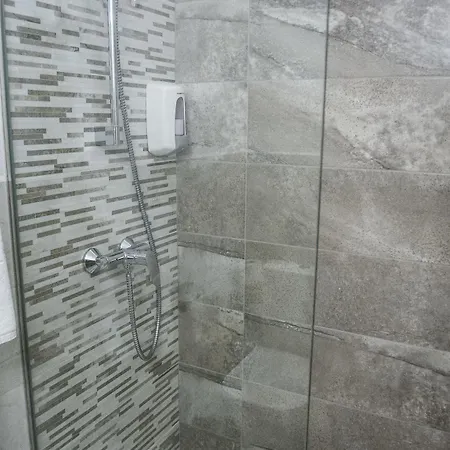 Loar 3* فيريريس