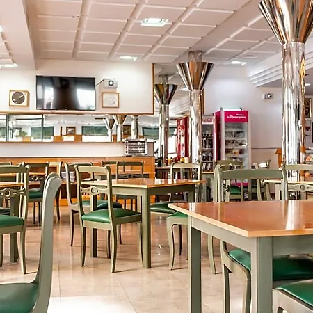 Loar Hotel
