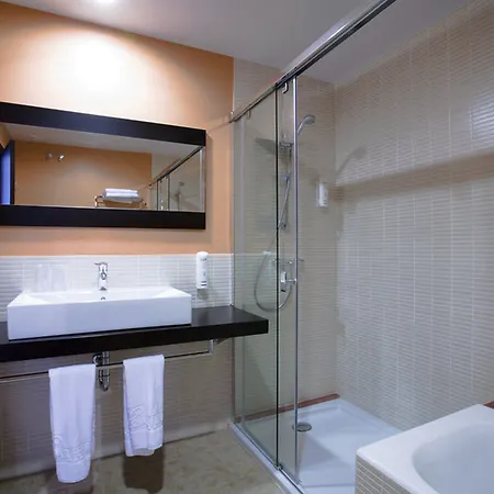 Loar מלון פרריאס