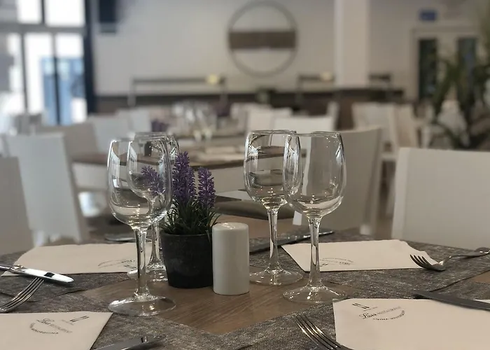 洛阿费雷列斯酒店 酒店