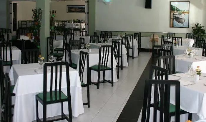 酒店 洛阿费雷列斯酒店 3*